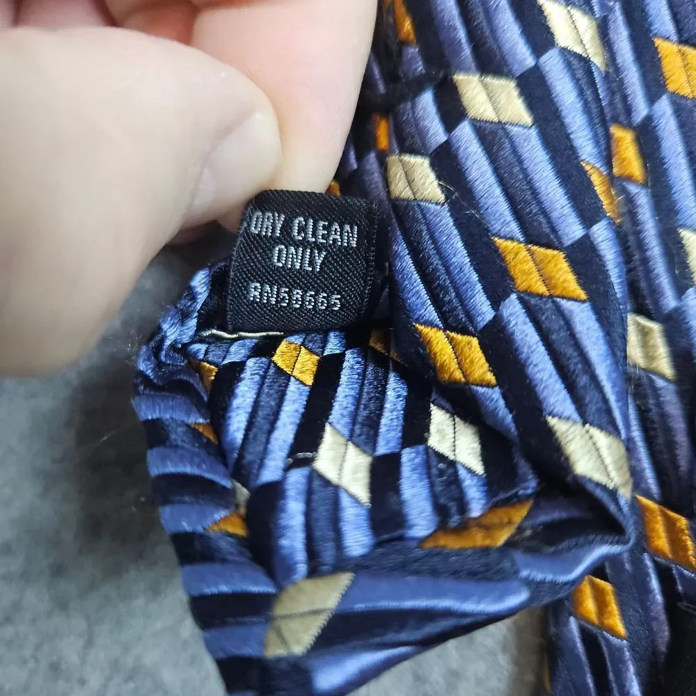 John W Nordstrom 100% Silk Neck Tie Blue Geometric Italy 62x3.75 Textured Preppy